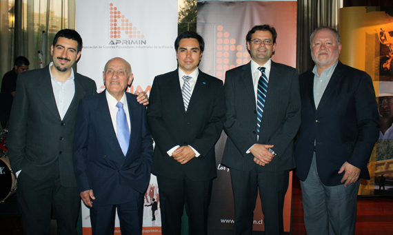 Ricardo Elías, Director Mining Film Fest; Abdullah Ommidvar, presidente de la Fundación Chilena de las Imágenes en Movimiento; Daniel Rodríguez, Inventory & Forecasting Manager South America de Sandvik; Carlos Soto, General Manager de Finning y Juan Carlos Olivares, Gerente General de APRIMIN.