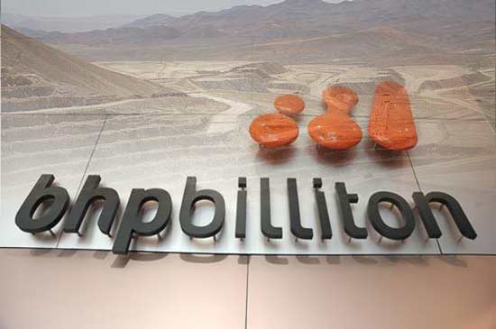 bhpbilliton-reestruc-8-14