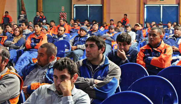 Escondida-Trabajadores-020217